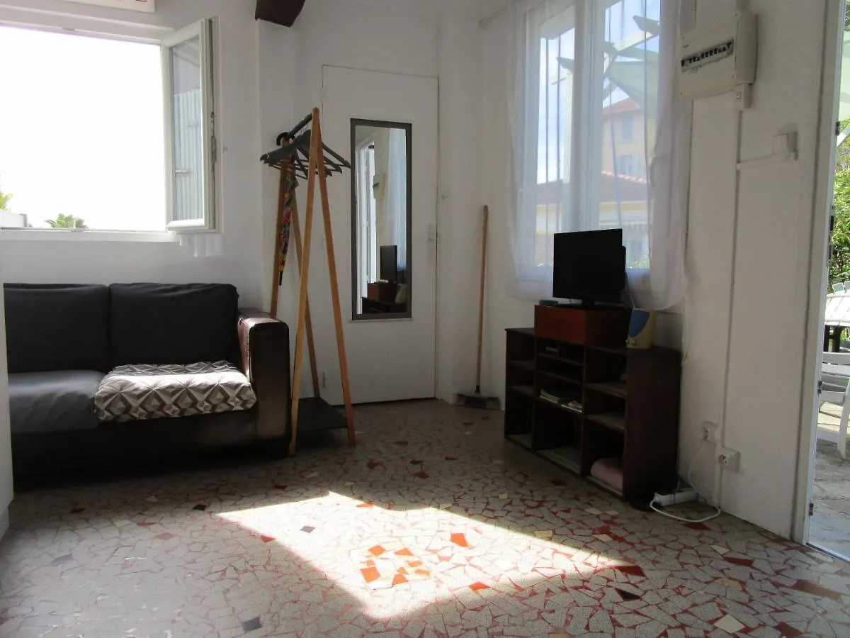 Helios Apartment Le Cannet 0*,
